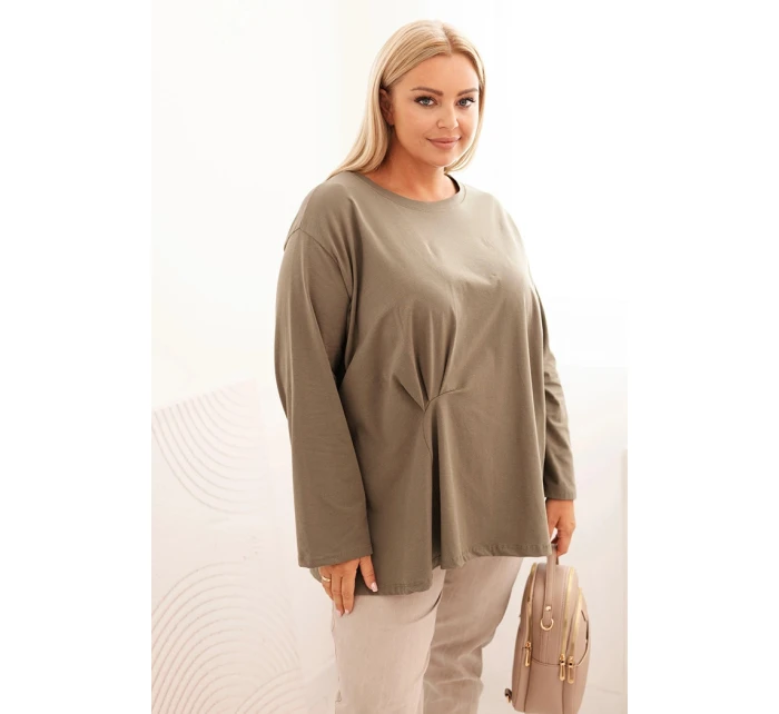 Dámská blůza Plus Size s model 21820423 kapsou a ohrnutým rukávem kiwi - K-Fashion