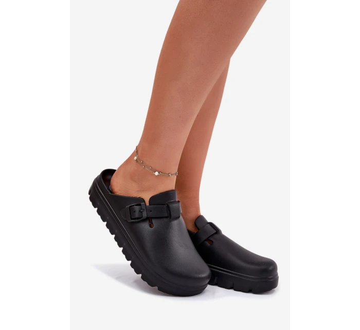 Dámské Pěnové Pantofle S Páskem A Přezkou Černé model 21698500 - EVENTO Dámské Pěnové Pantofle S Páskem A Přezkou Černé model 21698500 - EVENTO