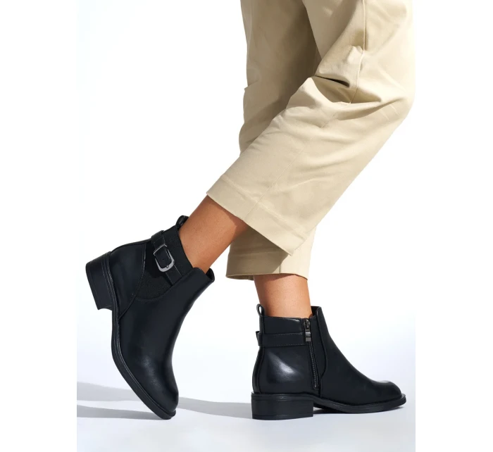 Luxusní kotníčkové boty dámské černé na plochém podpatku Luxusní kotníčkové boty dámské černé na plochém podpatku