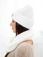 Dámská souprava čepice a model 22554835 z úpletu bílá - K-Fashion Dámská souprava čepice a model 22554835 z úpletu bílá - K-Fashion