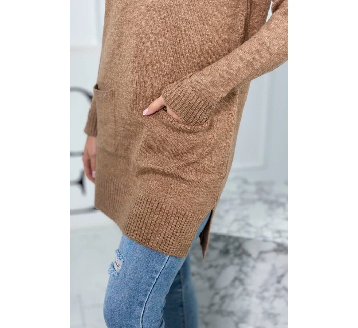 Svetr se stojáčkem velbloud