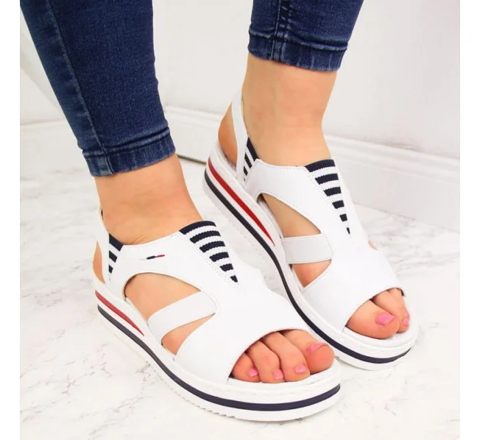 Sandály na platformě Rieker W V02Y5 white Sandály na platformě Rieker W V02Y5 white