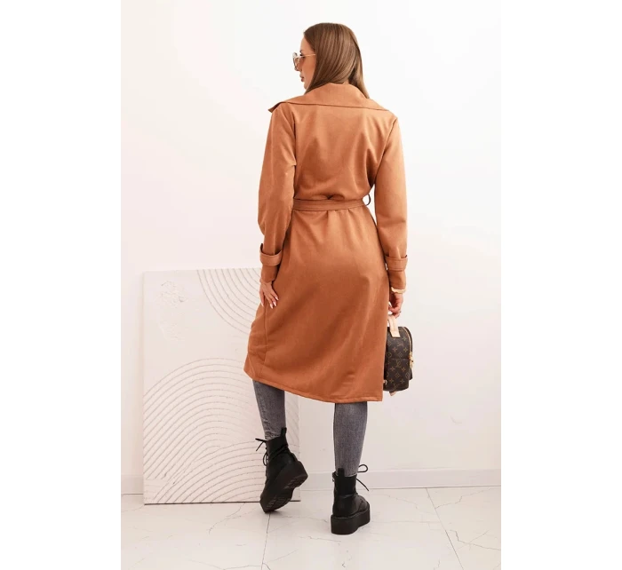 Dámský semišový kabát s vázáním v pase, límcem a knoflíky camelový
