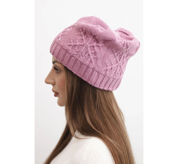Dámská zimní čepice z vlny a dekorativním pletením s perličkami K470 tmavě růžová