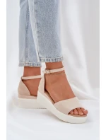 Lehké sandály na platformě a klínu světle béžové model 21684683 - Boto Lehké sandály na platformě a klínu světle béžové model 21684683 - Boto