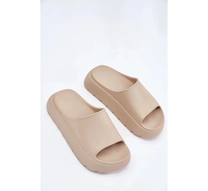 Dámské pěnové pantofle na platformě – béžové
