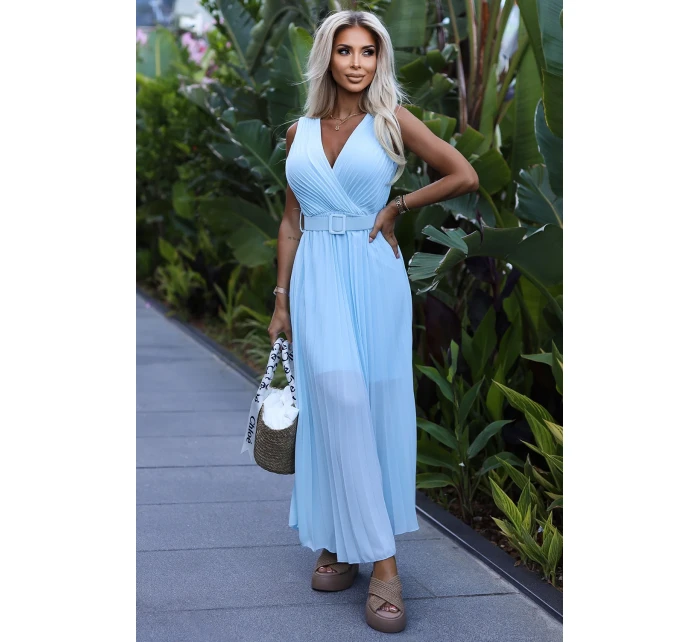 546-2 Plisované šaty se širokým páskem a výstřihem - MODRÁ