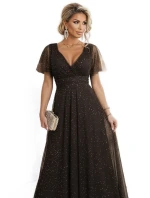 dlouhé lesklé šaty s výstřihem a krátkými rukávy čokoládové model 21781178 - numoco basic