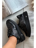 Kožené šněrovací dámské polobotky na platformě model 21710377 - Artiker