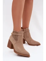 Dámské perforované kotníkové boty na podpatku s vzorem a zlatým přezkou Béžové model 22009808 - Boto