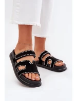 Dámské Pantofle S Dekorací Na Platformě Černé model 21703952 - Boto Dámské Pantofle S Dekorací Na Platformě Černé model 21703952 - Boto