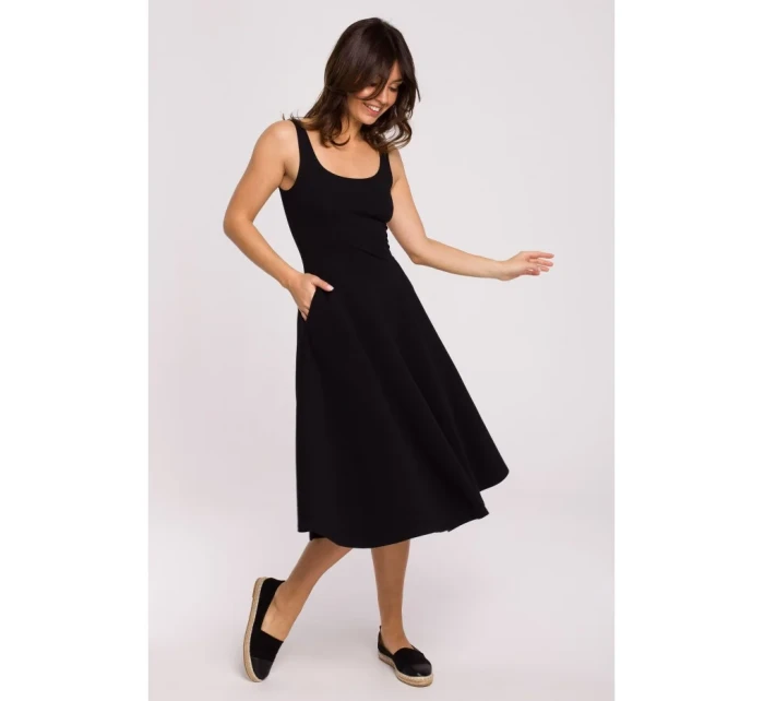B218 Přiléhavé šaty bez rukávů - černé
