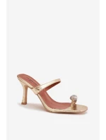 Dámské lodičky na podpatku s ozdobným detailem Zlaté model 21943402 - Boto Dámské lodičky na podpatku s ozdobným detailem Zlaté model 21943402 - Boto