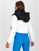 Černobílá prošívaná zimní bunda s kapsami