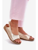 Dámské kožené sandály na klínu Maciejka L7069 Zlaté