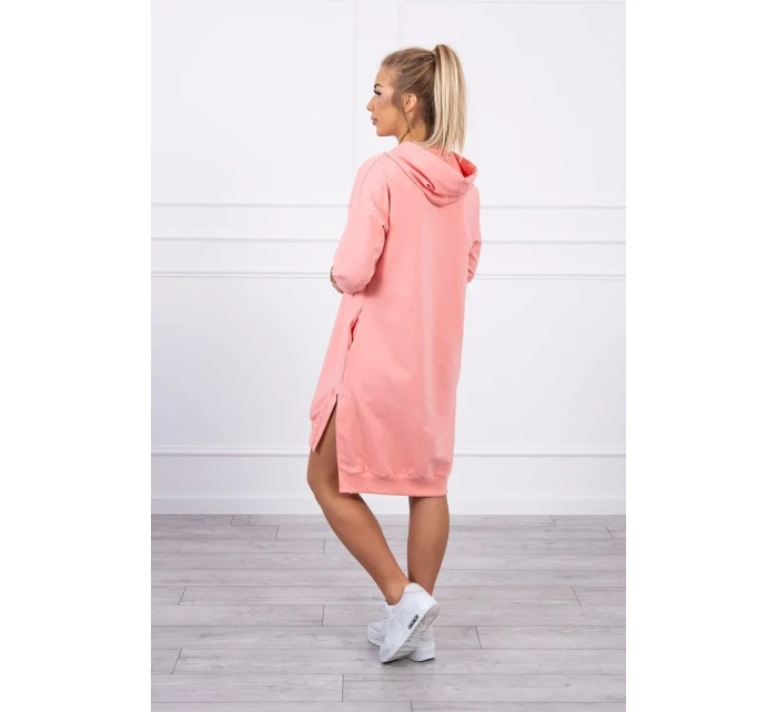 Šaty s kapucí a delšími zády v meruňkové barvě Šaty s kapucí a delšími zády v meruňkové barvě