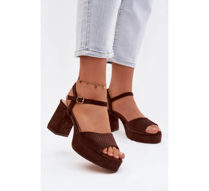 Dámské sandály na podpatku z eko semiše čokoládové Iserelle