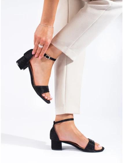 Módní černé sandály dámské na širokém podpatku Módní černé sandály dámské na širokém podpatku