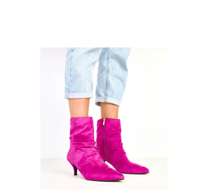 Boty na podpatku model 217900 Solea Boty na podpatku model 217900 Solea