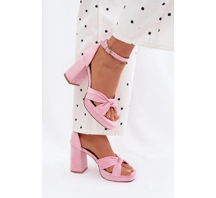 Dámské sandály na podpatku s semiše růžové model 22107163 - Boto