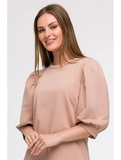 Šaty áčkového střihu s rukávy mocca model 21047139 - BeWear Šaty áčkového střihu s rukávy mocca model 21047139 - BeWear