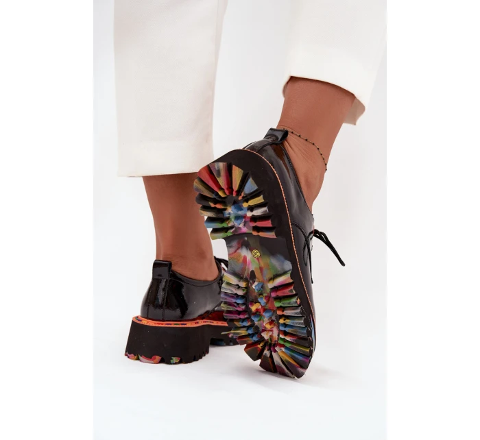 Kožené dámské lakované polobotky model 21712382 Černé - Artiker