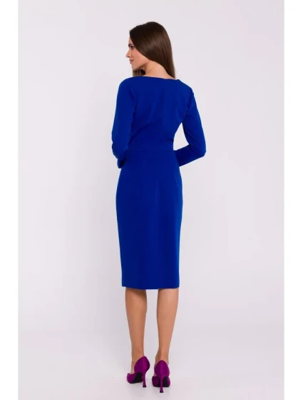 model 20503086 Tužkové šaty s asymetrickým výstřihem královská modř - STYLOVE model 20503086 Tužkové šaty s asymetrickým výstřihem královská modř - STYLOVE