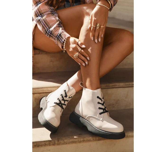 Zateplené dámské kotníkové boty na platformě na šněrování světlé béžové model 21710996 - Boto