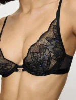 Crazy model 20823919 Love W - Triumph