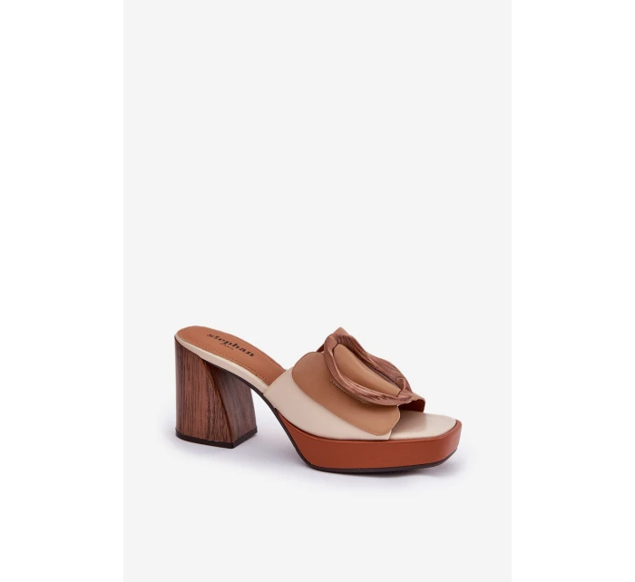 Dámské sandály na sloupkovém podpatku s přezkou Camel model 21687132 - Boto Dámské sandály na sloupkovém podpatku s přezkou Camel model 21687132 - Boto