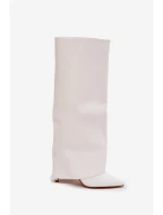 Zateplené kozačky na jehlovém podpatku s ohrnutým svrškem bílé model 21704872 - Boto Zateplené kozačky na jehlovém podpatku s ohrnutým svrškem bílé model 21704872 - Boto