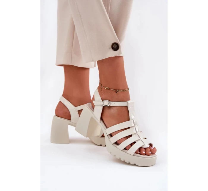 Dámské lakované kožené sandály na sloupku - světle béžové Vinceza Dámské lakované kožené sandály na sloupku - světle béžové Vinceza