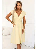 SCARLETT rozšířené midi šaty s obálkovým výstřihem a páskem  žluté model 22043325 - numoco
