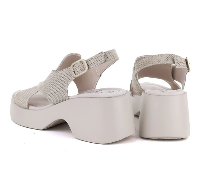 Dámské kožené sandály na platformě béžové S.Barski model 22099407 Dámské kožené sandály na platformě béžové S.Barski model 22099407