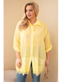 Dámská košile Plus Size bavlněná s krajkovým model 21886521 žlutá - K-Fashion