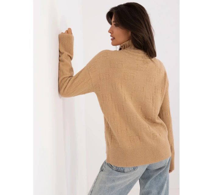Sweter AT SW camelowy model 20459081 - FPrice Sweter AT SW camelowy model 20459081 - FPrice
