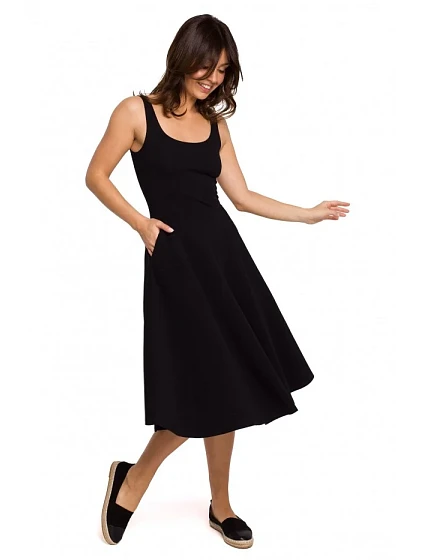 model 17147701 Přiléhavé šaty bez rukávů černé - BeWear model 17147701 Přiléhavé šaty bez rukávů černé - BeWear