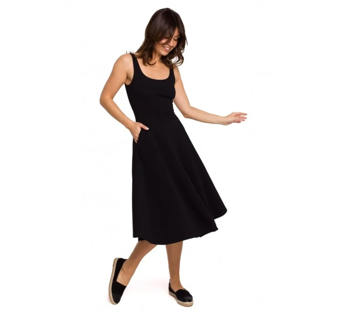 B218 Přiléhavé šaty bez rukávů - černé