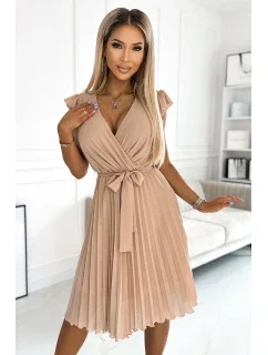 Béžové dámské plisované šaty s výstřihem a volánky model 18526728 - numoco