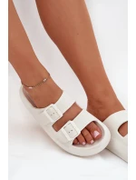 Dámské pěnové pantofle s přezkami Vinceza – bílé