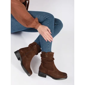 Zajímavé dámské černé  kotníčkové boty Obcas