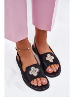 Dámské Sandály Na Plochém Podpatku S Ozdobným Detalem S.Barski KV51-080 Černé Dámské Sandály Na Plochém Podpatku S Ozdobným Detalem S.Barski KV51-080 Černé