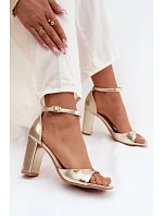 Dámské sandály na podpatku z umělé kůže zlaté Melvra