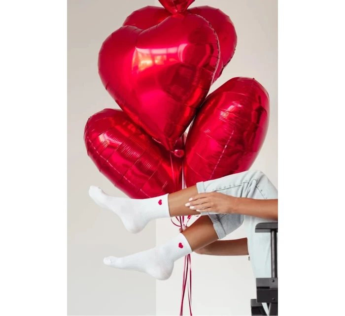 Dámské ponožky s drobným srdíčkem – bílé