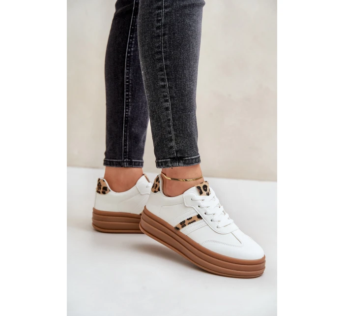 Pohodlné dámské sportovní boty na platformě Bíle Devan