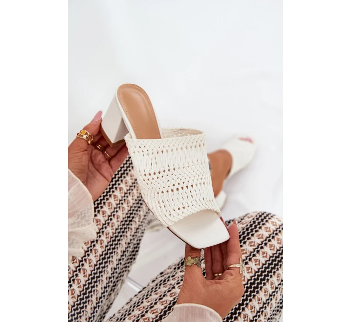 Dámské Pantofle S Pletením Na Podpatku Bílé model 21689432 - Boto Dámské Pantofle S Pletením Na Podpatku Bílé model 21689432 - Boto