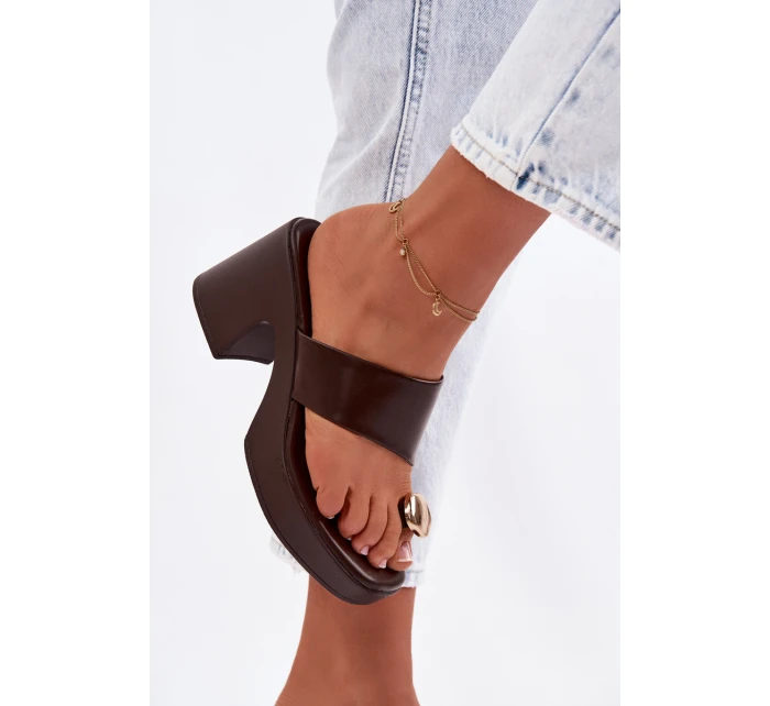 Dámské Pantofle na Podpatku se Zlatým Detalem Čokoládové model 22037693 - Boto