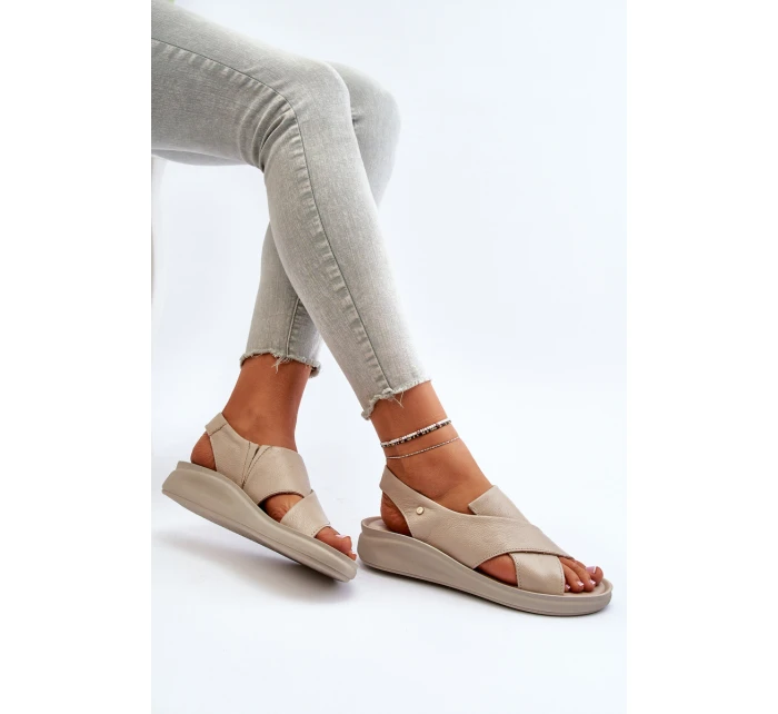 kožené sandály na klínu Černé model 21650272 - Zazoo