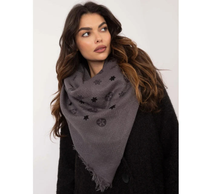 Šála AT SZ model 20595629 tmavě šedá - FPrice Šála AT SZ model 20595629 tmavě šedá - FPrice