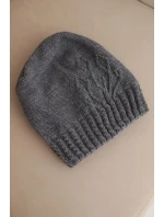 Dámská zimní čepice vlněná s ozdobným  grafitová model 21866352 - K-Fashion